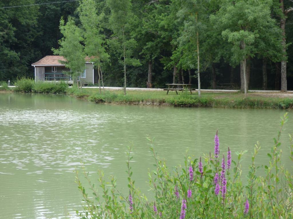 Chalet De La Heronniere Chef-Boutonne Exterior foto