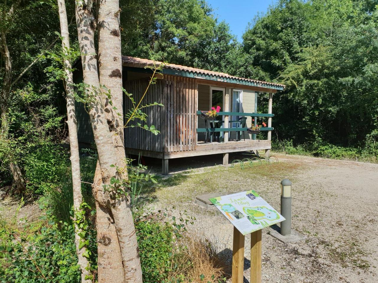 Chalet De La Heronniere Chef-Boutonne Exterior foto